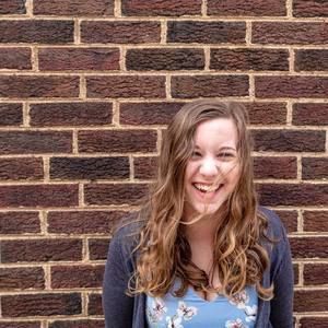 Meet your Posher, Chloe